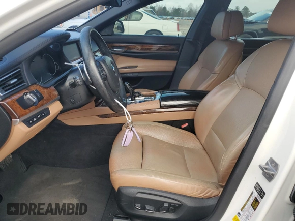 2015 BMW 7 Series 750Li with VIN WBAYE8C56FD780949, listed as a Copart auction lot 85638034 with 95,259 mi miles and Clean Title. Bid and sale history available at carsss.com. Image 7.