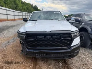 2025 Ram 1500 Tradesman z VIN 1C6RREGG8SN552310, wystawiony jako Copart lot #56547005 z przebiegiem 9 767 mil mil oraz Szkoda całkowita • Salvage title. Historia ofert i sprzedaży dostępna na DreamBid. Obrazek 5.