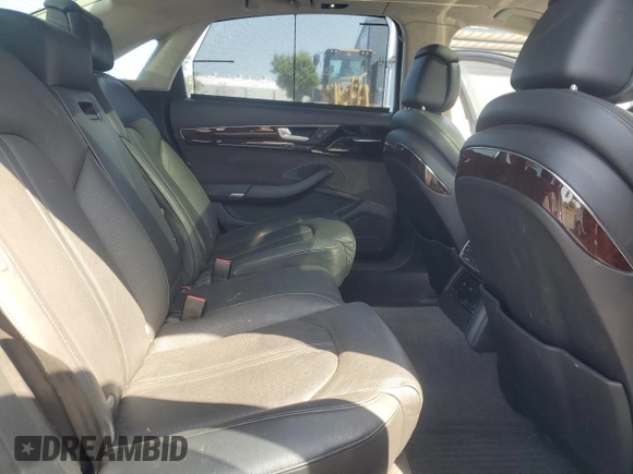 2011 Audi A8 z VIN WAURVAFD0BN005579, wystawiony jako Copart lot #59584025 z przebiegiem 95 704 mil mil oraz Szkoda całkowita • Salvage title. Historia ofert i sprzedaży dostępna na DreamBid. Obrazek 10.