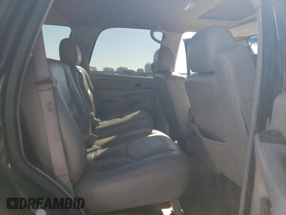 2004 Cadillac Escalade z VIN 1GYEC63T54R139039, wystawiony jako Copart lot #86274414 z przebiegiem 267 218 mil mil oraz Czysty tytuł • Clean title. Historia ofert i sprzedaży dostępna na DreamBid. Obrazek 12.