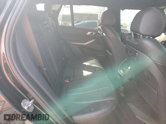 2020 BMW X5 xDrive40i z VIN 5UXCR6C08L9C63999, wystawiony jako Copart lot #51175795 z przebiegiem Nie podano mil oraz Szkoda całkowita • Salvage title. Historia ofert i sprzedaży dostępna na DreamBid. Obrazek 11.