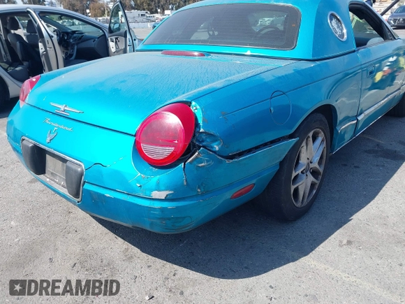 2004 Ford Thunderbird Deluxe with VIN 1FAHP60A14Y106321, listed as a IAAI auction lot 42086505 with Not Provided miles. Bid and sale history available at carsss.com. Image 6.