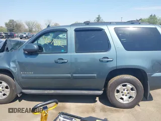 2008 Chevrolet Tahoe 3LT with VIN 1GNFK13058J187710, listed as a IAAI auction lot 42073592 with 166,173 mi miles and . Bid and sale history available at DreamBid. Image 13.