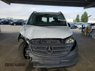 2017 Mercedes-Benz Metris Cargo z VIN WD3PG2EA7H3227939, wystawiony jako Copart lot #59745955 z przebiegiem 63 255 mil mil oraz Szkoda całkowita • Salvage title. Historia ofert i sprzedaży dostępna na DreamBid. Obrazek 5.