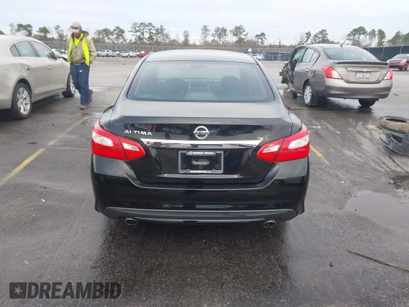 2017 Nissan Altima S z VIN 1N4AL3AP8HC226263, wystawiony jako IAAI lot #41304326 z przebiegiem 150 556 mil mil oraz . Historia ofert i sprzedaży dostępna na DreamBid. Obrazek 16.