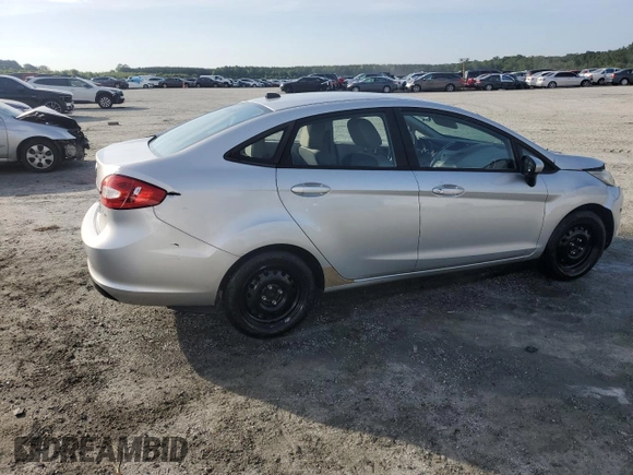 2013 Ford Fiesta S z VIN 3FADP4AJ9DM140665, wystawiony jako Copart lot #61634485 z przebiegiem 165 124 mil mil oraz Szkoda całkowita • Salvage title. Historia ofert i sprzedaży dostępna na DreamBid. Obrazek 3.