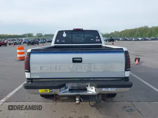 1997 Chevrolet Silverado 1500 with VIN 1GCEK19R5VE232708, listed as a IAAI auction lot 42197468 with 208,458 mi miles and . Bid and sale history available at DreamBid. Image 16.