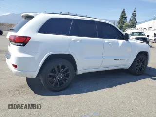 2020 Jeep Grand Cherokee Altitude z VIN 1C4RJFAG3LC240519, wystawiony jako Copart lot #53997665 z przebiegiem 63 411 mil mil oraz Szkoda całkowita • Salvage title. Historia ofert i sprzedaży dostępna na DreamBid. Obrazek 3.