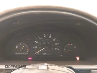 1996 Geo Metro z VIN 2C1MR529XT6777469, wystawiony jako IAAI lot #41392706 z przebiegiem 353 287 mil mil oraz . Historia ofert i sprzedaży dostępna na DreamBid. Obrazek 7.