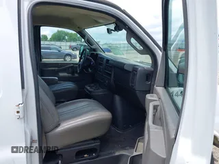 2017 Chevrolet Express Cargo with VIN 1GCWGAFF4H1102432, listed as a IAAI auction lot 42458698 with 282,698 mi miles and . Bid and sale history available at DreamBid. Image 5.
