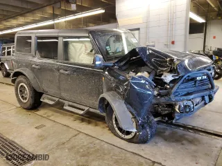 2024 Ford Bronco Badlands with VIN 1FMEE9BP2RLA25236, listed as a Copart auction lot 87832965 with 9,190 mi miles and Salvage Title. Bid and sale history available at carsss.com. Image 4.