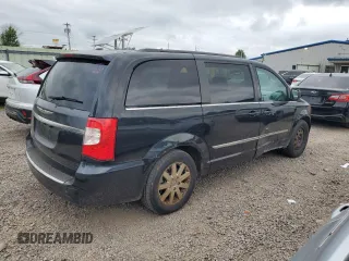 2015 Chrysler Town & Country Touring with VIN 2C4RC1BG7FR560689, listed as a Copart auction lot 61602544 with 117,441 mi miles and Salvage Title. Bid and sale history available at DreamBid. Image 3.