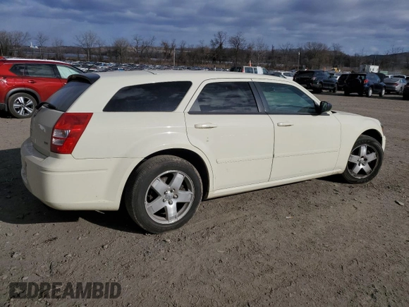 2005 Dodge Magnum SXT z VIN 2D4GZ48VX5H644848, wystawiony jako Copart lot #87614515 z przebiegiem 146 577 mil mil oraz Nie do naprawy • Non repairable. Historia ofert i sprzedaży dostępna na DreamBid. Obrazek 3.