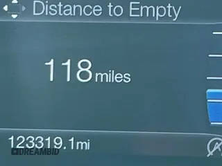 2017 Ford Fusion SE with VIN 3FA6P0HD6HR109044, listed as a Copart auction lot 53174845 with 123,319 mi miles and Clean Title. Bid and sale history available at carsss.com. Image 8.