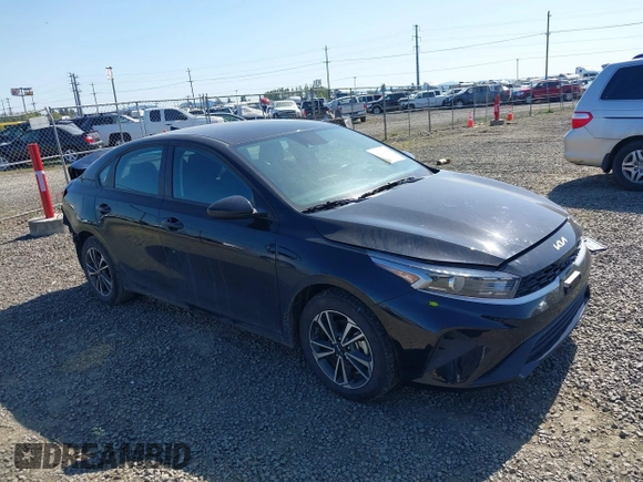 2024 Kia Forte LXS z VIN 3KPF24AD6RE826949, wystawiony jako IAAI lot #42078753 z przebiegiem 13 679 mil mil oraz . Historia ofert i sprzedaży dostępna na DreamBid. Obrazek 1.