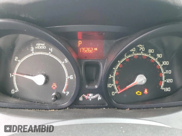 2012 Ford Fiesta S z VIN 3FADP4AJ3CM129398, wystawiony jako Copart lot #44928185 z przebiegiem 175 262 mil mil oraz Czysty tytuł • Clean title. Historia ofert i sprzedaży dostępna na DreamBid. Obrazek 9.