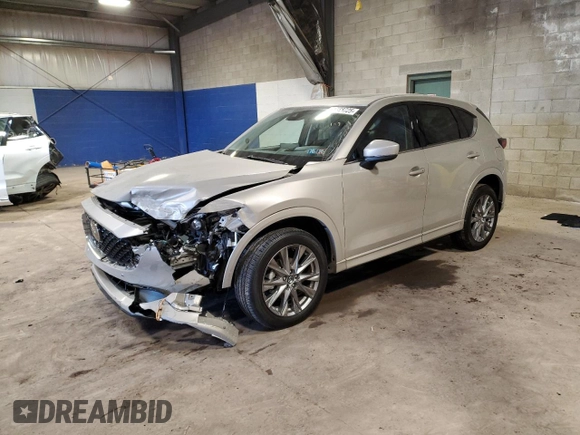 2025 Mazda CX-5 2.5 S Premium Plus Package with VIN JM3KFBEM2S0543357, listed as a Copart auction lot 41458725 with 5,600 mi miles and Salvage Title. Bid and sale history available at carsss.com. Image 1.