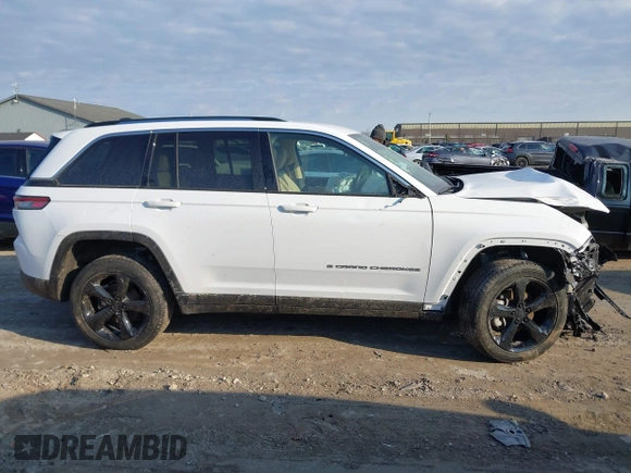 2022 Jeep Grand Cherokee Limited z VIN 1C4RJHBG1N8619387, wystawiony jako IAAI lot #41770859 z przebiegiem 49 814 mil mil oraz . Historia ofert i sprzedaży dostępna na DreamBid. Obrazek 12.