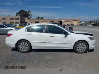 2008 Honda Accord LX z VIN 1HGCP26318A103067, wystawiony jako IAAI lot #42273183 z przebiegiem 109 094 mil mil oraz . Historia ofert i sprzedaży dostępna na DreamBid. Obrazek 13.