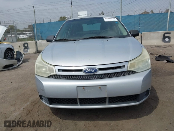 2008 Ford Focus SE z VIN 1FAHP35N38W289488, wystawiony jako IAAI lot #41993519 z przebiegiem 328 515 mil mil oraz . Historia ofert i sprzedaży dostępna na DreamBid. Obrazek 6.