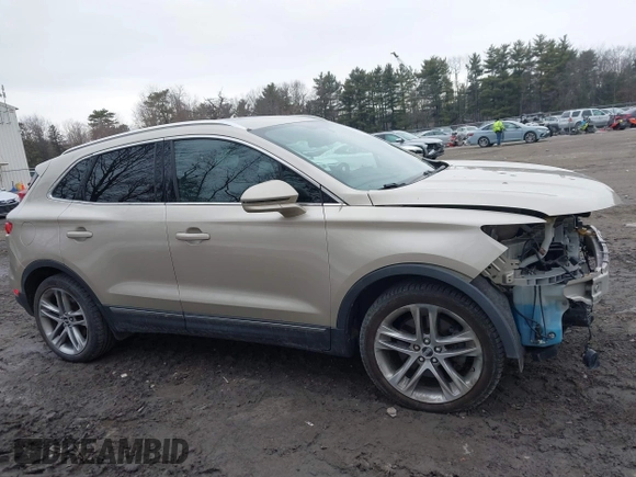 2017 Lincoln MKC Reserve with VIN 5LMCJ3D93HUL54581, listed as a IAAI auction lot 41711244 with 63,806 mi miles. Bid and sale history available at carsss.com. Image 13.