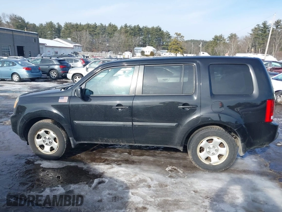 2011 Honda Pilot LX with VIN 5FNYF4H20BB073355, listed as a IAAI auction lot 41588887 with 146,867 mi miles. Bid and sale history available at carsss.com. Image 15.