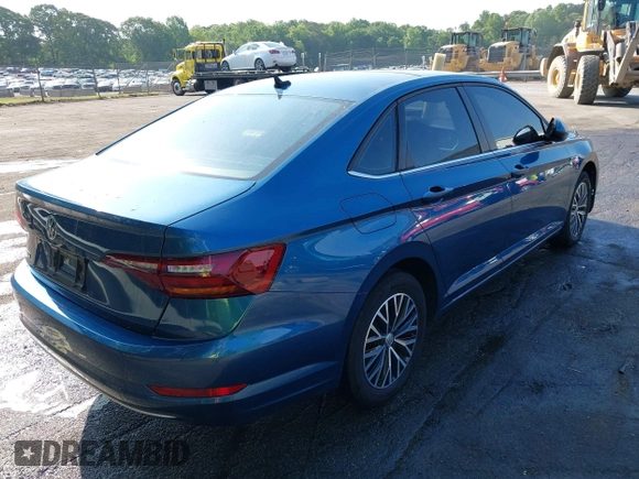 2019 Volkswagen Jetta SEL with VIN 3VWE57BUXKM151151, listed as a IAAI auction lot 42075323 with 79,478 mi miles and . Bid and sale history available at DreamBid. Image 4.