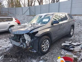 2019 Chevrolet Traverse LS with VIN 1GNEVFKW0KJ232419, listed as a IAAI auction lot 41985366 with 115,401 mi miles. Bid and sale history available at carsss.com. Image 17.