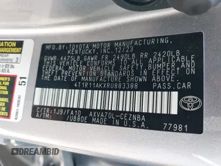 2024 Toyota Camry LE z VIN 4T1R11AKXRU883388, wystawiony jako IAAI lot #41977607 z przebiegiem 8 784 mil mil oraz . Historia ofert i sprzedaży dostępna na DreamBid. Obrazek 9.