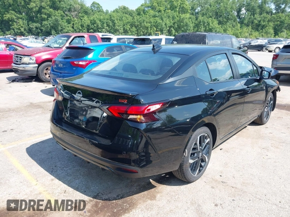 2024 Nissan Versa SR z VIN 3N1CN8FV7RL916970, wystawiony jako IAAI lot #42451275 z przebiegiem 22 324 mil mil oraz . Historia ofert i sprzedaży dostępna na DreamBid. Obrazek 4.