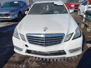 2013 Mercedes-Benz E 350 Luxury z VIN WDDHF5KB2DA740006, wystawiony jako IAAI lot #41391159 z przebiegiem 117 467 mil mil oraz . Historia ofert i sprzedaży dostępna na DreamBid. Obrazek 12.