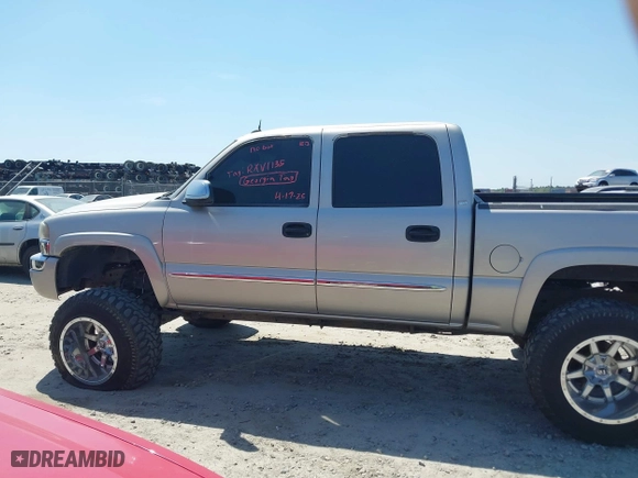 2004 GMC Sierra 1500 Crew Cab SLE with VIN 2GTEK13T241337808, listed as a IAAI auction lot 42024616 with 1 mi miles. Bid and sale history available at carsss.com. Image 13.