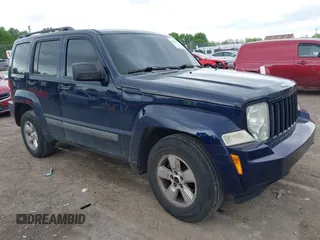 2012 Jeep Liberty Sport Latitude z VIN 1C4PJMAK3CW140726, wystawiony jako IAAI lot #42283873 z przebiegiem 165 196 mil mil oraz . Historia ofert i sprzedaży dostępna na DreamBid. Obrazek 1.