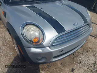 2008 MINI Hardtop with VIN WMWMF33578TU68033, listed as a IAAI auction lot 41939852 with 128,231 mi miles and . Bid and sale history available at DreamBid. Image 6.