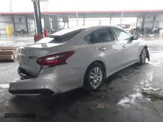 2018 Nissan Altima 2.5 SL with VIN 1N4AL3APXJC128387, listed as a IAAI auction lot 41370583 with 1 mi miles. Bid and sale history available at carsss.com. Image 4.