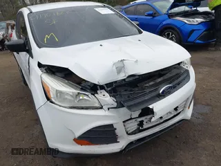 2013 Ford Escape S with VIN 1FMCU0F74DUD11737, listed as a IAAI auction lot 41907667 with 194,557 mi miles. Bid and sale history available at carsss.com. Image 6.
