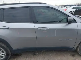 2018 Jeep Compass Sport with VIN 3C4NJCAB0JT250928, listed as a IAAI auction lot 41408079 with 110,422 mi miles. Bid and sale history available at carsss.com. Image 14.