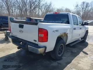 2008 Chevrolet Silverado 1500 LTZ with VIN 3GCEK13358G140922, listed as a IAAI auction lot 41707827 with 250,019 mi miles. Bid and sale history available at carsss.com. Image 4.