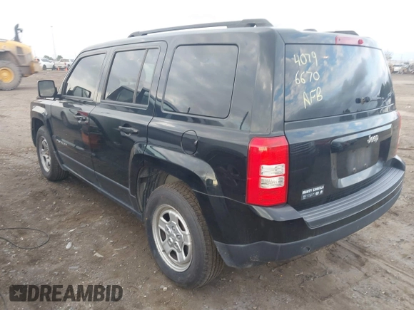 2016 Jeep Patriot Sport z VIN 1C4NJPBB1GD698521, wystawiony jako IAAI lot #40796670 z przebiegiem 139 801 mil mil oraz . Historia ofert i sprzedaży dostępna na DreamBid. Obrazek 3.
