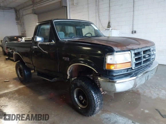 1996 Ford F-150 with VIN 1FTEF14H8TLB38284, listed as a IAAI auction lot 41236907 with 175,998 mi miles. Bid and sale history available at carsss.com. Image 1.