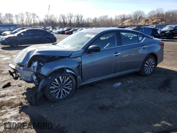 2024 Nissan Altima 2.5 SV with VIN 1N4BL4DW0RN428338, listed as a Copart auction lot 43202365 with 4,165 mi miles and Salvage Title. Bid and sale history available at carsss.com. Image 1.