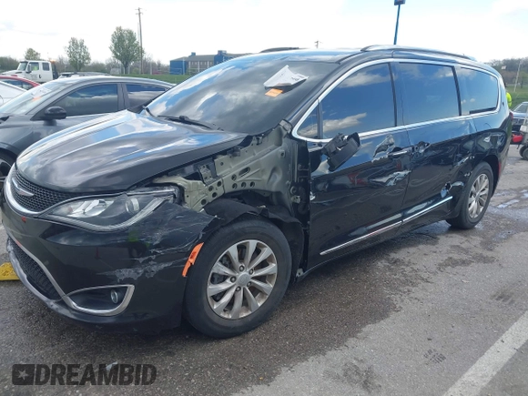 2018 Chrysler Pacifica Touring L with VIN 2C4RC1BG9JR120790, listed as a IAAI auction lot 41998460 with 124,146 mi miles and . Bid and sale history available at DreamBid. Image 19.