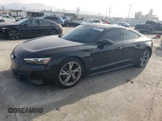 2023 Audi e-tron GT Premium Plus z VIN WAUFJBFW6P7001571, wystawiony jako Copart lot #43203774 z przebiegiem 12 773 mil mil oraz . Historia ofert i sprzedaży dostępna na DreamBid. Obrazek 1.
