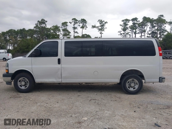 2018 Chevrolet Express Passenger LT с VIN 1GAZGPFG7J1334935, выставлен на аукционе IAAI как лот 41697084 с пробегом 72 571 миль миль и . История ставок и продаж доступна на DreamBid. Изображение 14.
