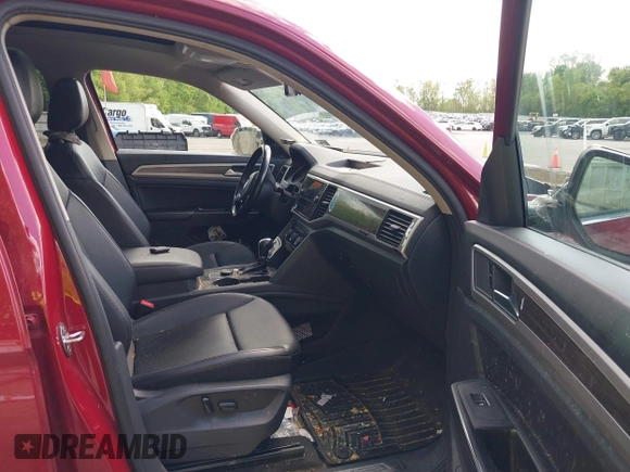2018 Volkswagen Atlas SEL with VIN 1V2MR2CA3JC569544, listed as a IAAI auction lot 42271392 with 123,960 mi miles and . Bid and sale history available at DreamBid. Image 5.
