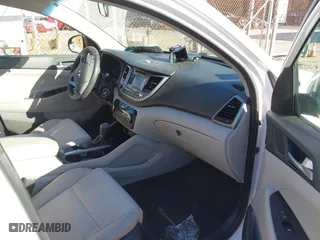 2016 Hyundai Tucson SE with VIN KM8J3CA45GU245793, listed as a IAAI auction lot 41601244 with 116,701 mi miles. Bid and sale history available at carsss.com. Image 5.