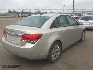 2014 Chevrolet Cruze LS with VIN 1G1PA5SH8E7230310, listed as a IAAI auction lot 16260693 with 36,756 mi miles. Bid and sale history available at carsss.com. Image 4.