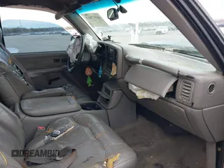 2002 GMC Sierra 1500 SLE z VIN 2GTEC19T121214213, wystawiony jako IAAI lot #41317517 z przebiegiem 209 031 mil mil oraz . Historia ofert i sprzedaży dostępna na DreamBid. Obrazek 5.