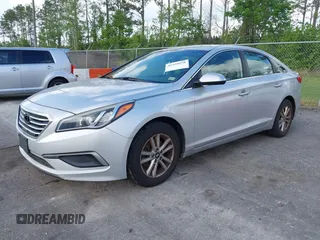 2016 Hyundai Sonata SE z VIN 5NPE24AF0GH335038, wystawiony jako IAAI lot #41958970 z przebiegiem 142 468 mil mil oraz . Historia ofert i sprzedaży dostępna na DreamBid. Obrazek 17.