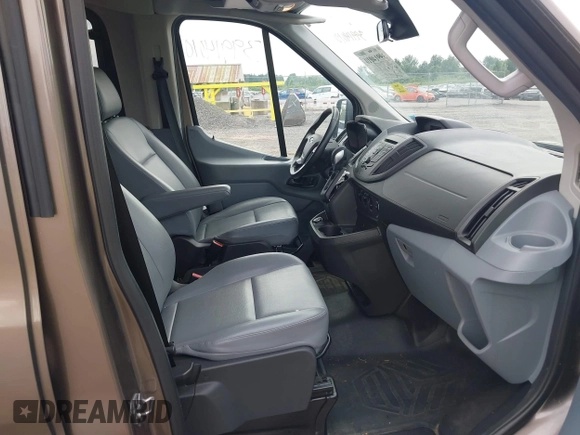 2019 Ford Transit Passenger XL with VIN 1FBAX2CM9KKA43841, listed as a IAAI auction lot 39914010 with 62,032 mi miles. Bid and sale history available at carsss.com. Image 5.